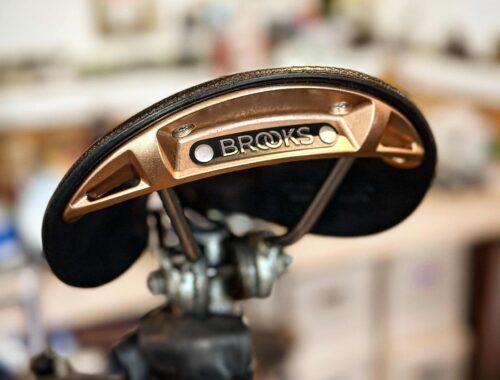 The imager shows a Brooks saddle, which the blog post is about